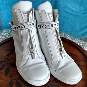 White boots size 11M, DKNY